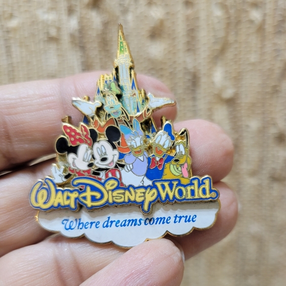 Walt Disney World 2007 Dream Collection Pin - Picture 1 of 4